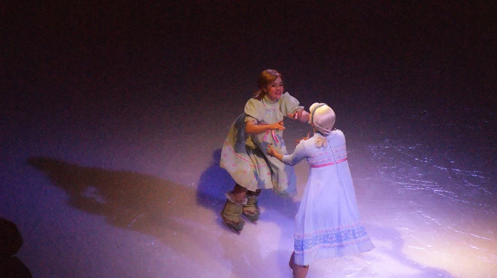 Anna & Elsa. Disney on ice